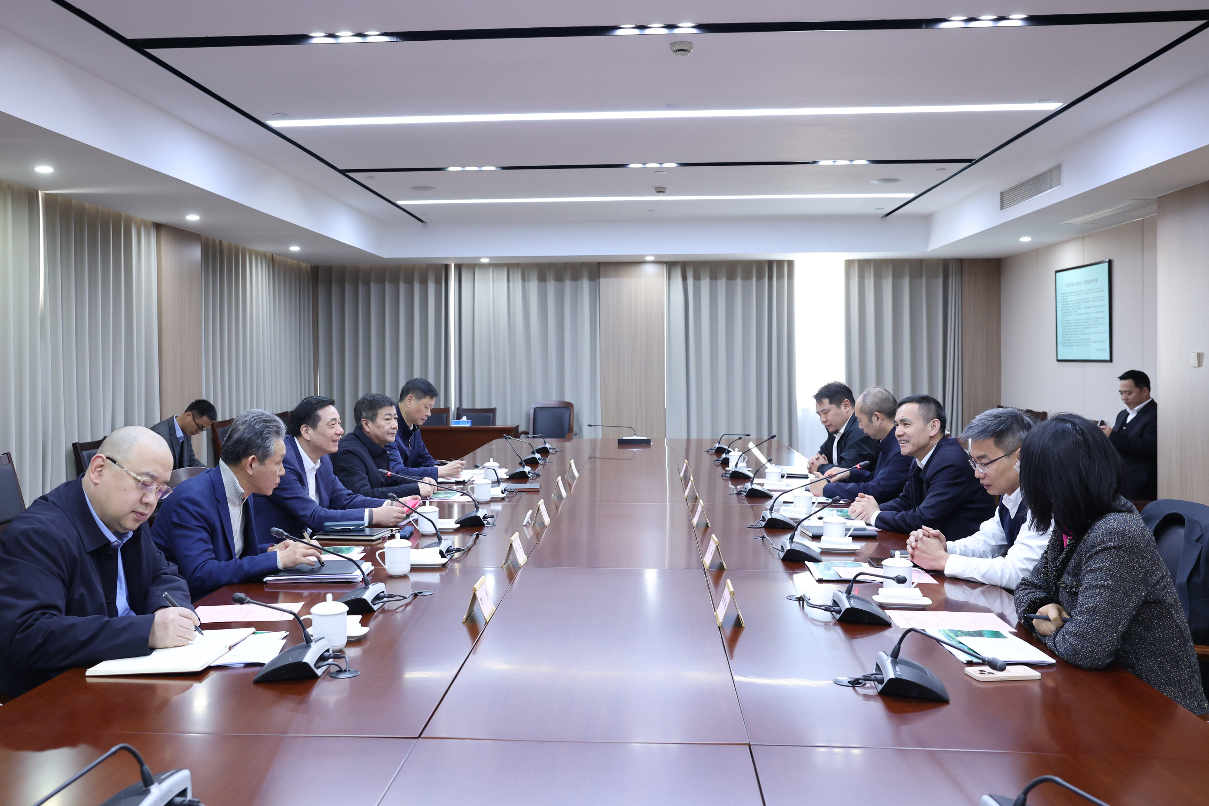 孙哲君赴湖州市走访交流