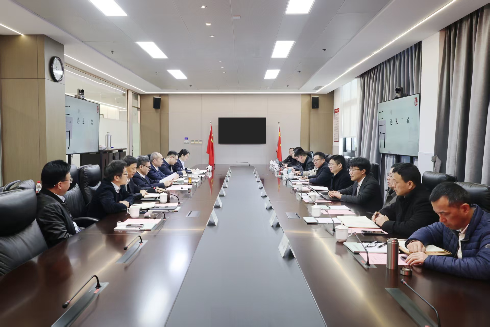 三门县委书记沈洪峰一行到访省二轻集团