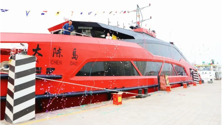 “大陈岛”号豪华客轮抵达椒江，省二轻集团国瑞科技公司配套全船套电气设备