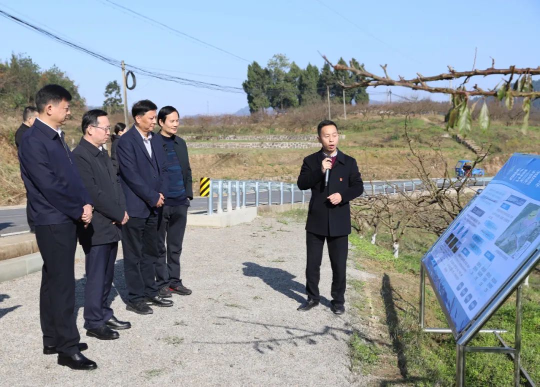 省国资委党委副书记蒲晓斌带队赴省二轻集团东西部协作帮扶村四川省宣汉县洞子村调研